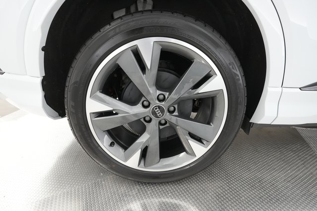 2023 Audi Q4 e-tron — photo 17 of 27