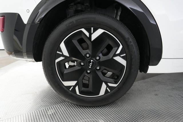 2024 Kia Niro EV — photo 17 of 24