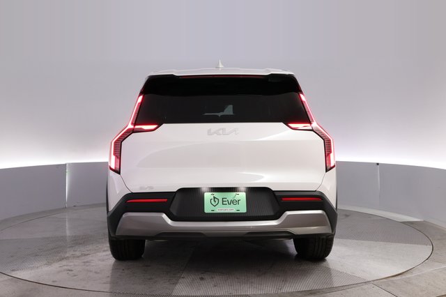2024 Kia EV9 — photo 12 of 26