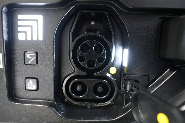 2024 Kia EV9 — photo 8 of 28