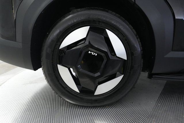 2024 Kia EV9 — photo 17 of 28