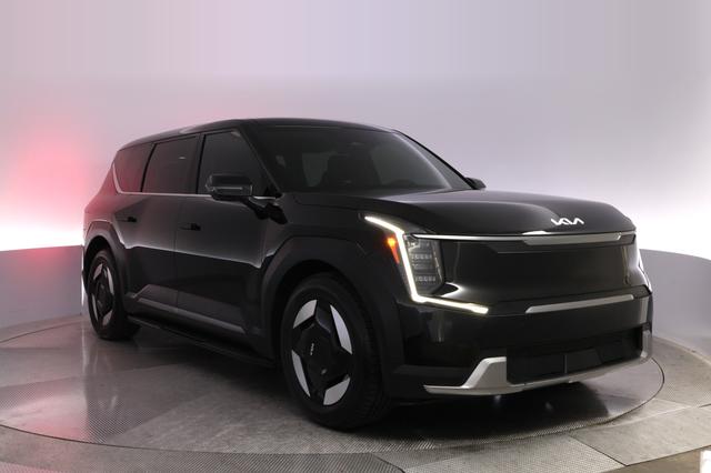 2024 Kia EV9 — photo 10 of 28