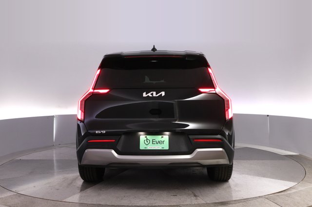 2024 Kia EV9 — photo 12 of 28