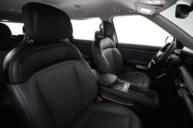 2024 Kia EV9 — photo 18 of 28