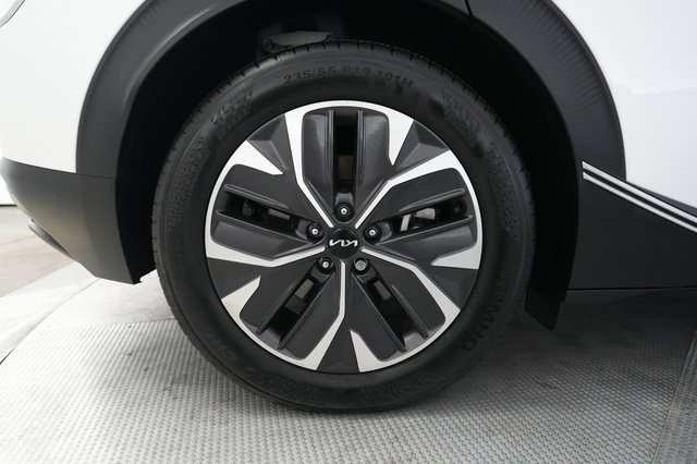 2024 Kia EV6 — photo 17 of 23