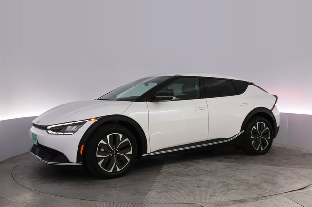 2024 Kia EV6 — photo 14 of 23