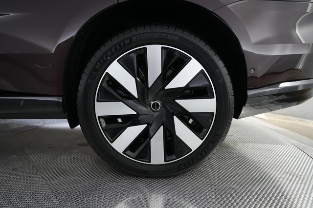 2025 Volvo EX90 — photo 7 of 26