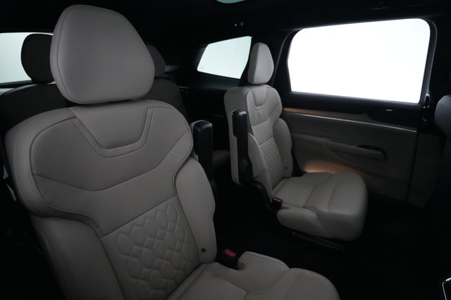 2025 Volvo EX90 — photo 4 of 26