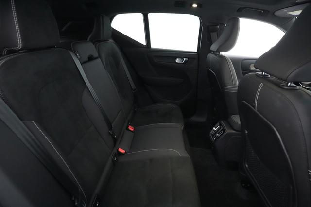 2023 Volvo XC40 Recharge — photo 4 of 26