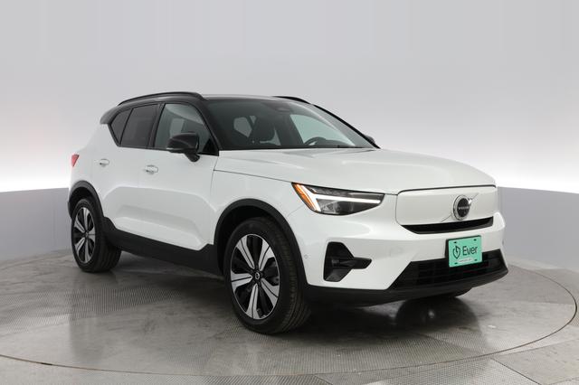 2023 Volvo XC40 Recharge — photo 8 of 26