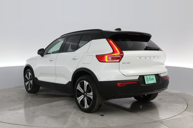 2023 Volvo XC40 Recharge — photo 12 of 26