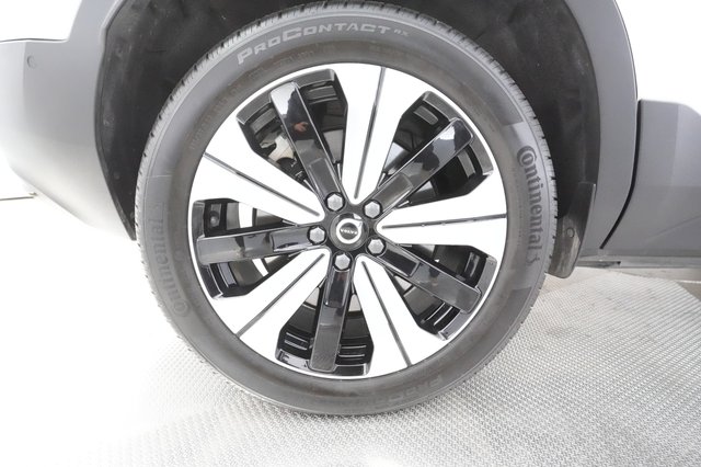 2023 Volvo XC40 Recharge — photo 17 of 26