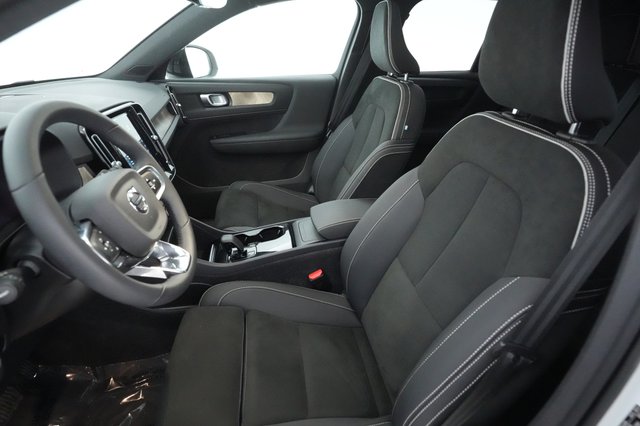 2023 Volvo XC40 Recharge — photo 19 of 26