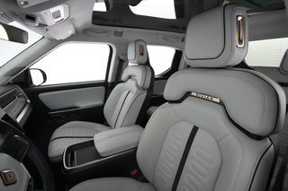 2023 Rivian R1T — photo 3 of 25