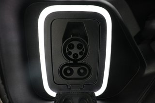 2023 Rivian R1T — photo 8 of 25
