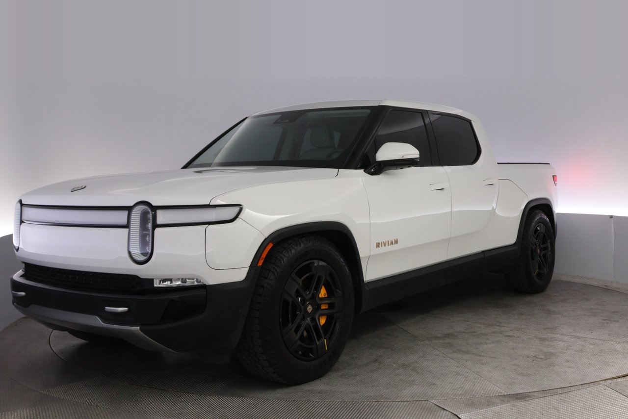 2023 Rivian R1T Driver+