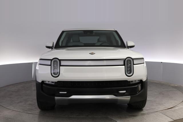 2023 Rivian R1T — photo 9 of 25