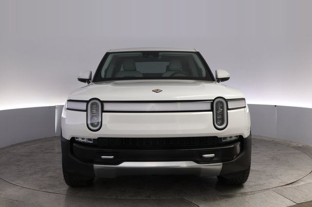 2023 Rivian R1T — photo 9 of 25