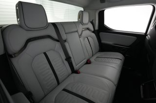 2023 Rivian R1T — photo 4 of 25