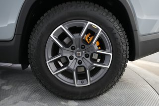 2022 Rivian R1T — photo 7 of 27