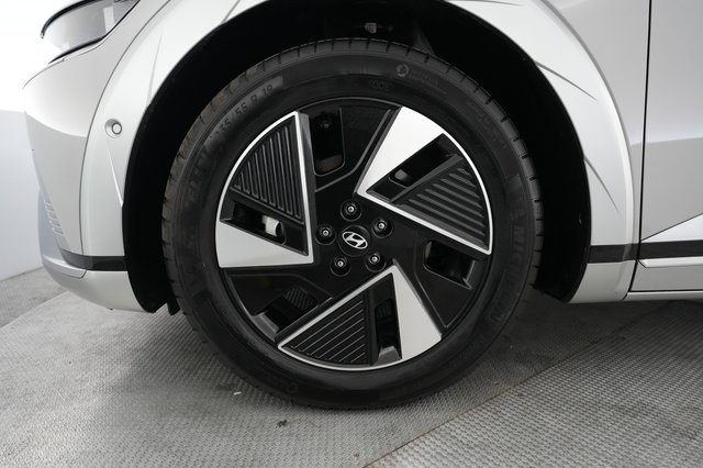 2025 Hyundai IONIQ 5 — photo 15 of 21