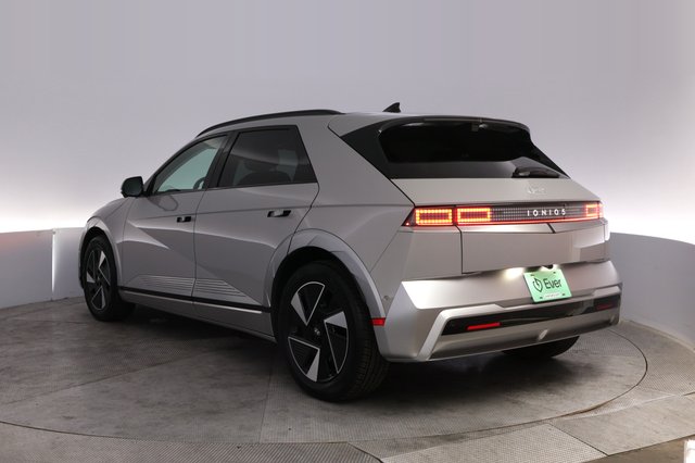 2025 Hyundai IONIQ 5 — photo 13 of 21