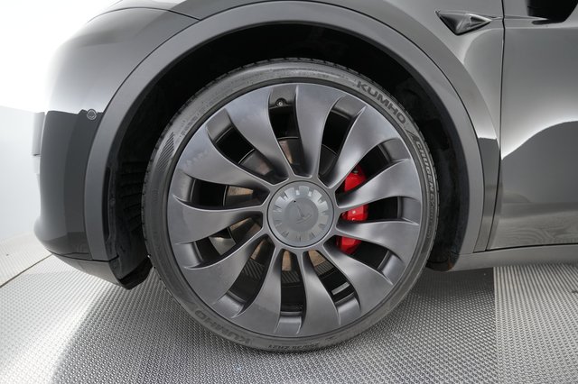 2020 Tesla Model Y — photo 15 of 27