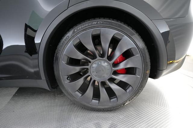 2020 Tesla Model Y — photo 7 of 27