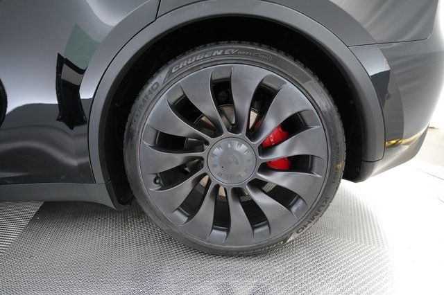 2020 Tesla Model Y — photo 7 of 27