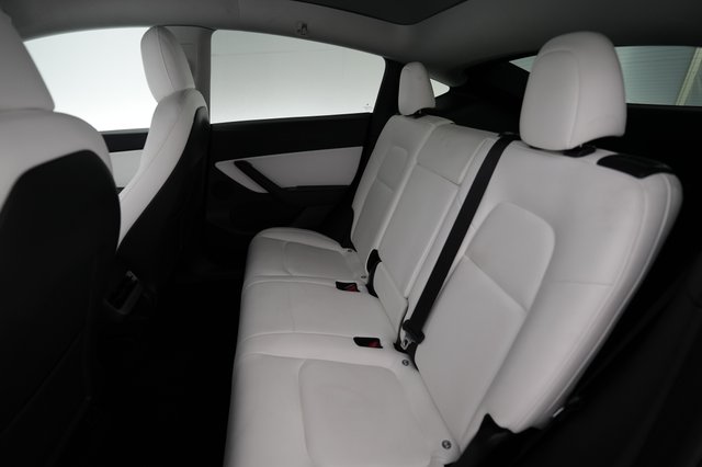 2020 Tesla Model Y — photo 19 of 27
