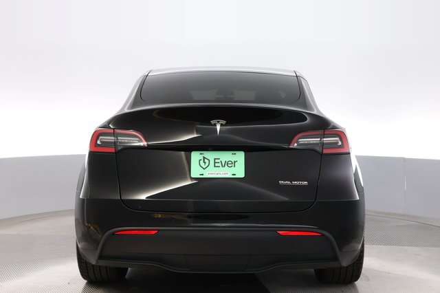 2020 Tesla Model Y — photo 12 of 27