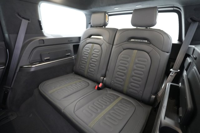 2025 Rivian R1S — photo 21 of 26