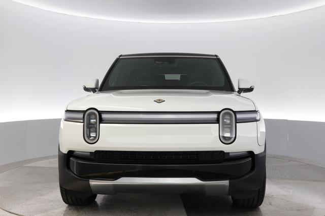 2025 Rivian R1S — photo 9 of 26