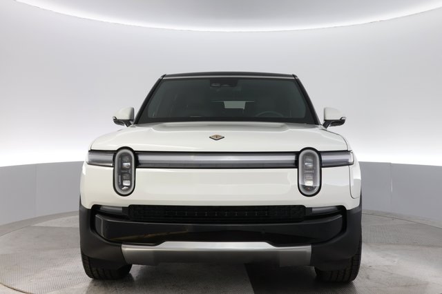 2025 Rivian R1S — photo 9 of 26