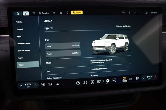 2025 Rivian R1S — photo 5 of 26