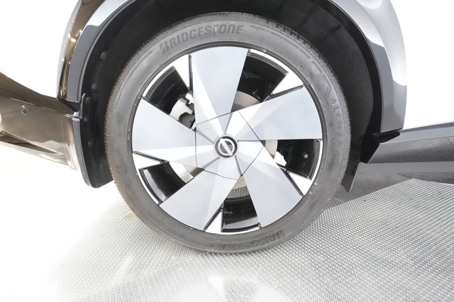 2023 Nissan Ariya — photo 17 of 27