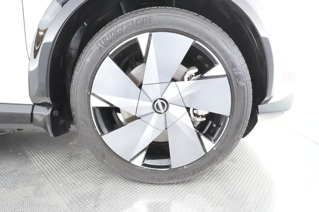 2023 Nissan Ariya — photo 16 of 27