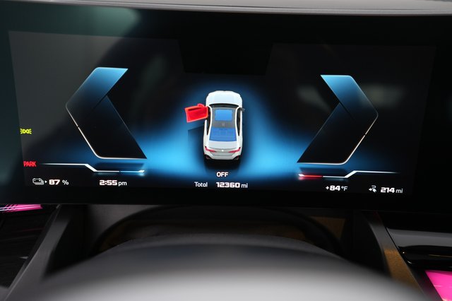 2024 BMW i5 — photo 5 of 23