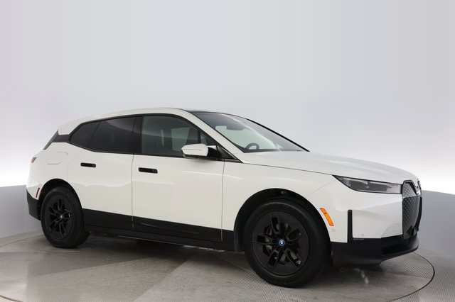 2025 BMW iX — photo 11 of 23