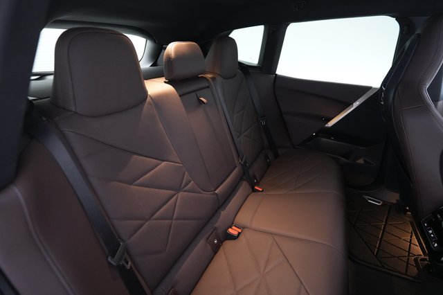 2025 BMW iX — photo 4 of 23