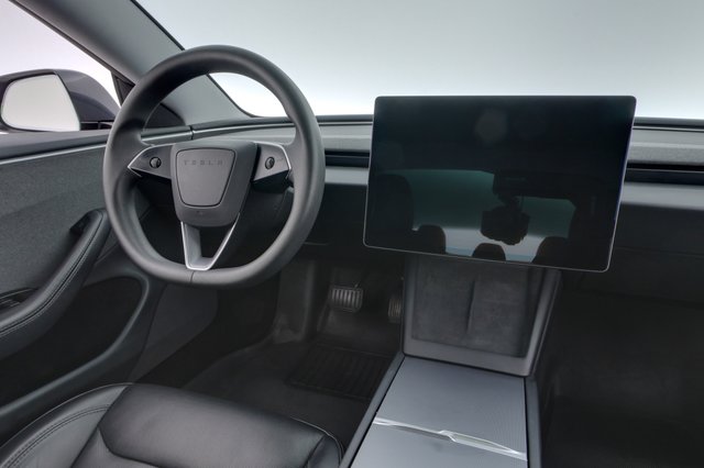 2025 Tesla Model 3 — photo 20 of 24