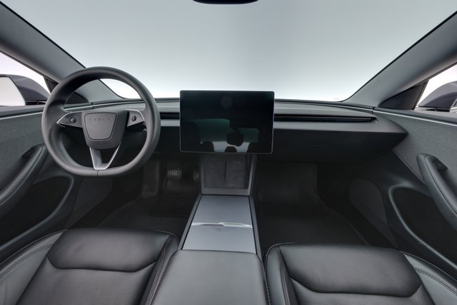 2025 Tesla Model 3 — photo 21 of 24