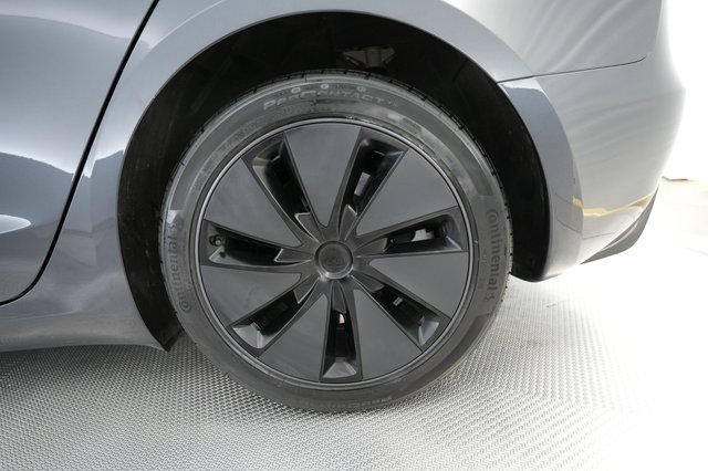 2025 Tesla Model 3 — photo 15 of 24
