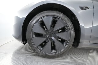 2025 Tesla Model 3 — photo 7 of 24