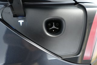 2024 Tesla Model Y — photo 8 of 24