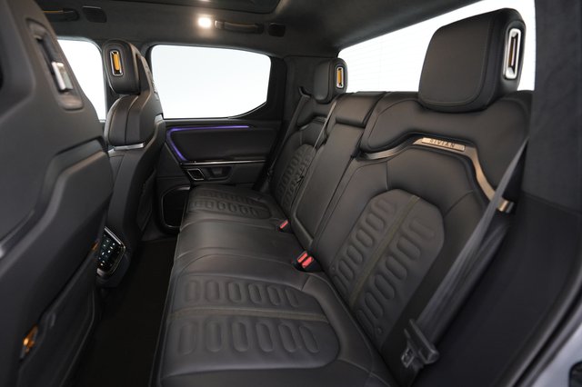 2022 Rivian R1T — photo 19 of 21