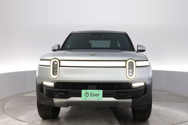 2022 Rivian R1T — photo 9 of 21