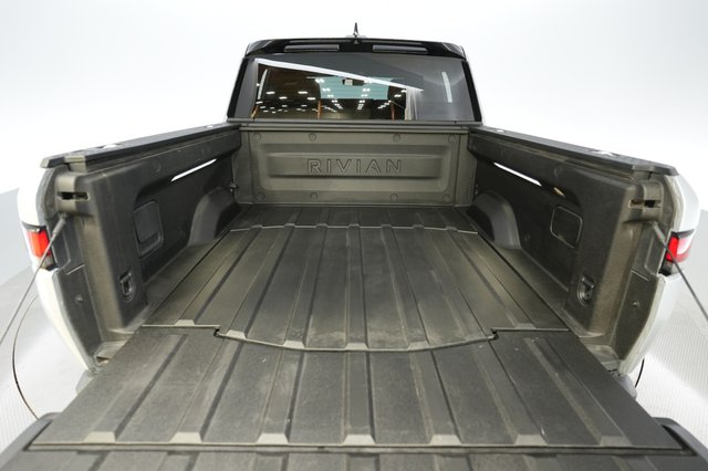 2022 Rivian R1T — photo 6 of 21