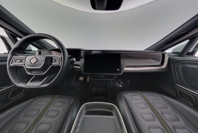 2023 Rivian R1T — photo 21 of 28