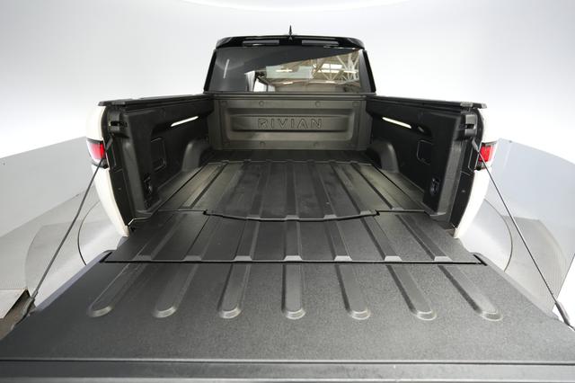 2023 Rivian R1T — photo 6 of 28